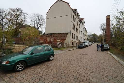 Unbebautes Grundstück mit erheblichem Bebaubarkeits- und Enttrümmerungsrisiko in Werdau