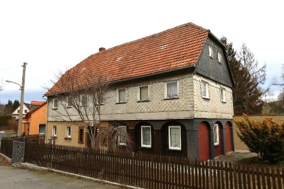 Einfamilienhaus mit Anbau und Nebengebäude in Kottmar-Eibau