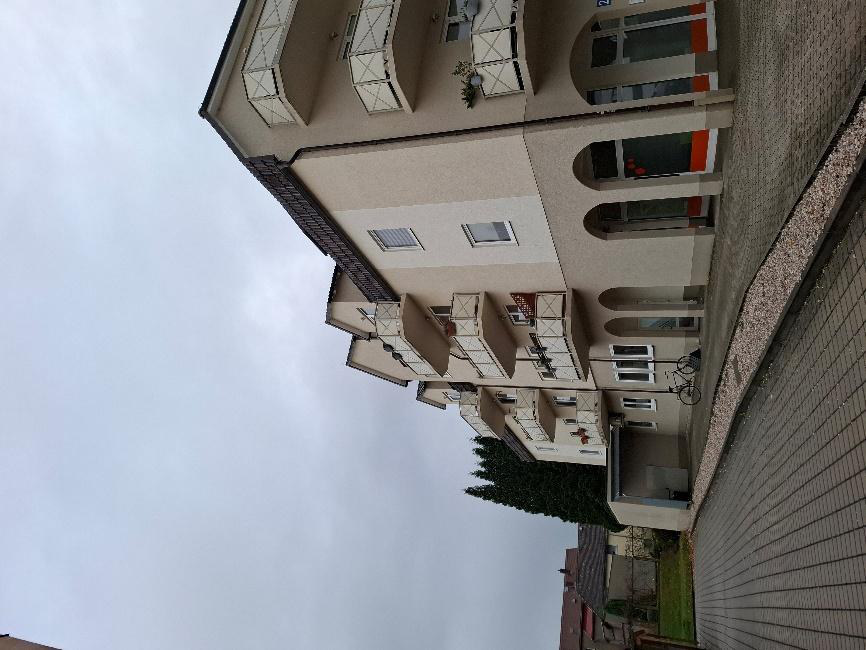 1-Zimmer-Dachgeschosswohnung mit Balkon in Hermsdorf