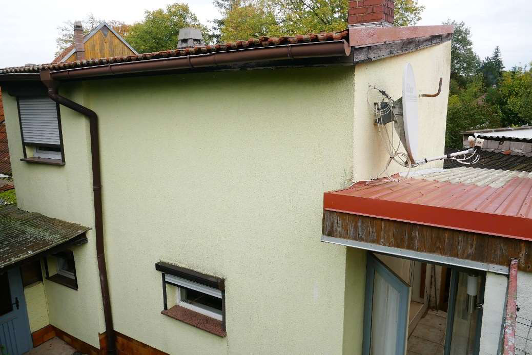 Einfamilienhaus mit Nebengebäuden in Illeben – Sanierungsobjekt