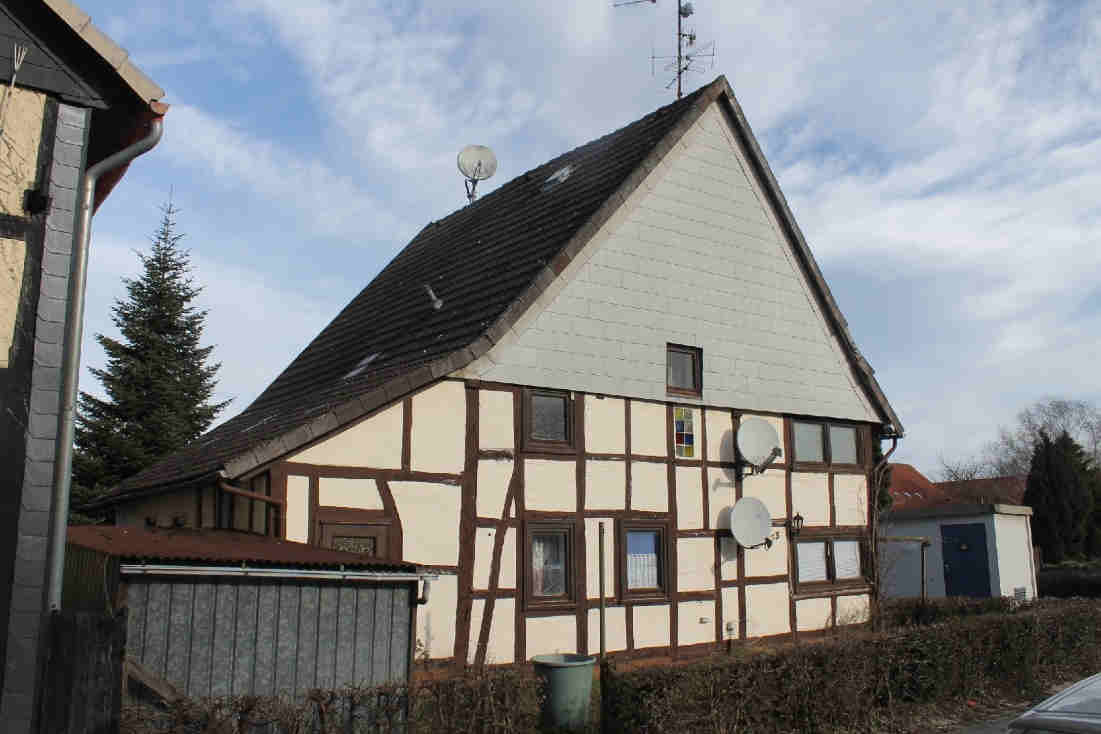 Fachwerk-Einfamilienhaus in Aerzen mit erheblichem Sanierungsrisiko