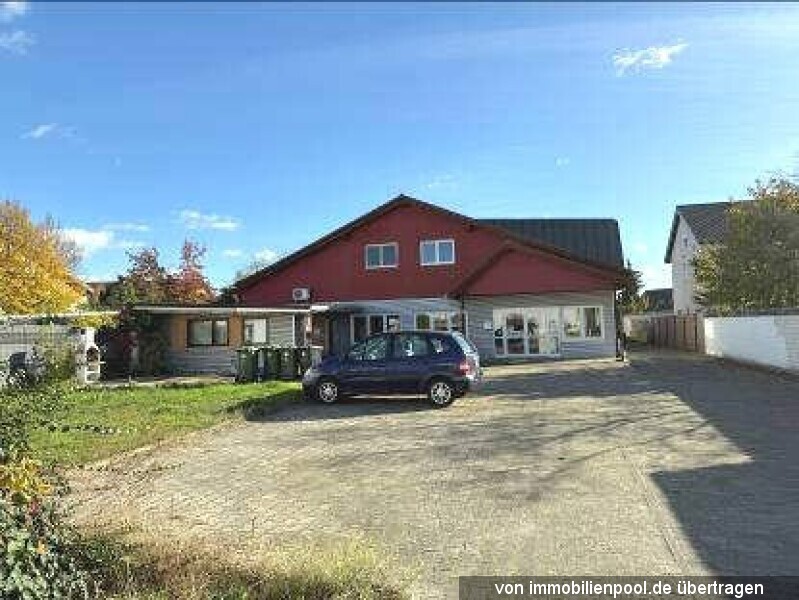 Gewerbegebäude mit Büro- und Lagerräumen in Reilingen