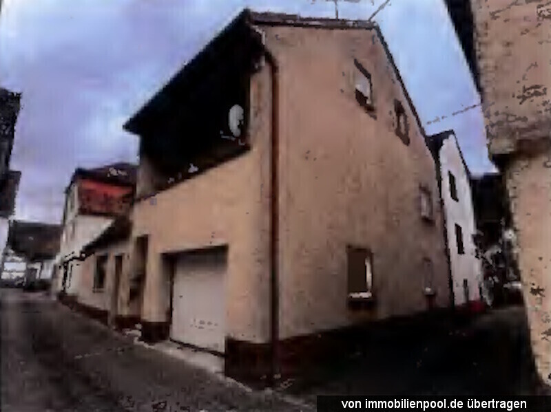 Wohnhaus mit Nebenwohnung und Außenbereichsgrundstück in Altenbamberg