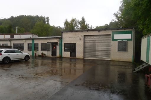 Gewerbegrundstück mit Gebäude und offener Lagerhalle in Kaufungen