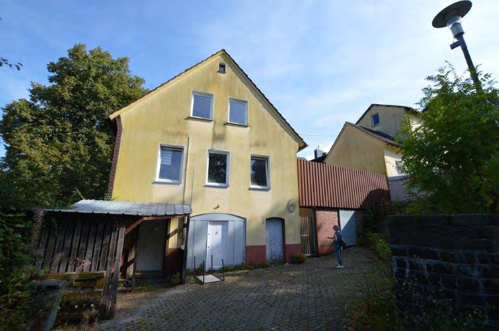 Wohn-/Geschäftshaus mit ehemaliger Fabrikanlage in Lüdenscheid – Foto 1