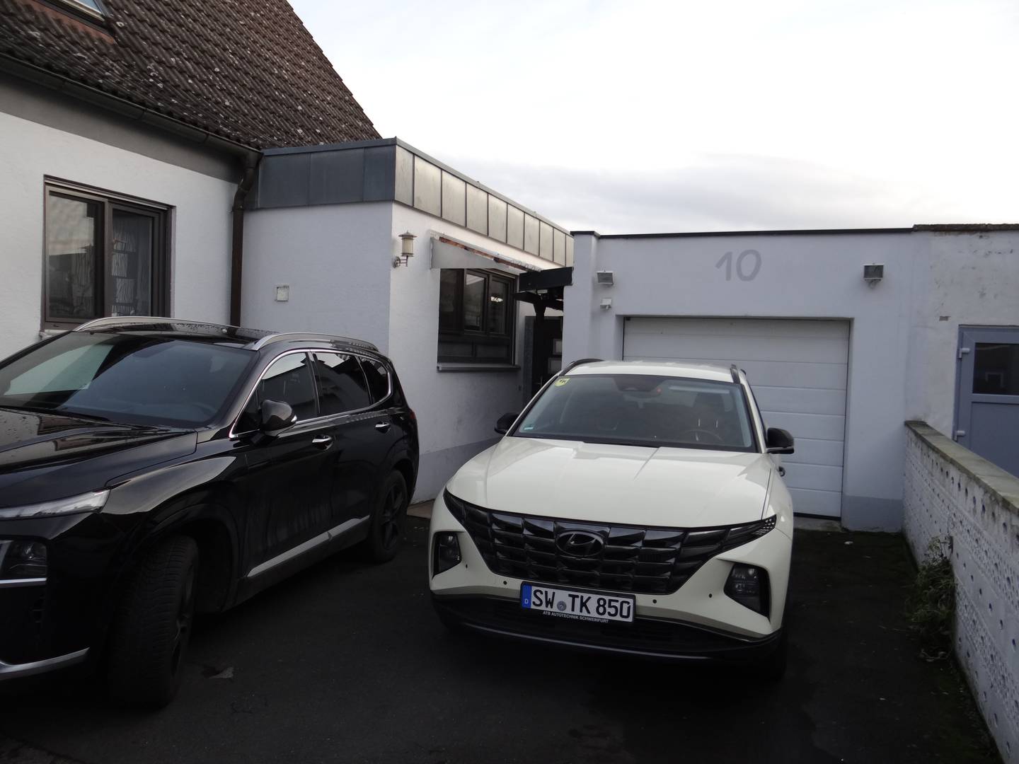 Zweifamilien-Doppelhaushälfte mit Garage in Niederwerrn
